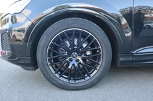 Audi Q7 50 TDI quattro S line in schwarz - metallic-perleffektno