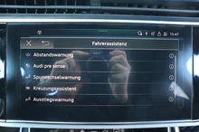 Audi Q7 50 TDI quattro S line in schwarz - metallic-perleffektno