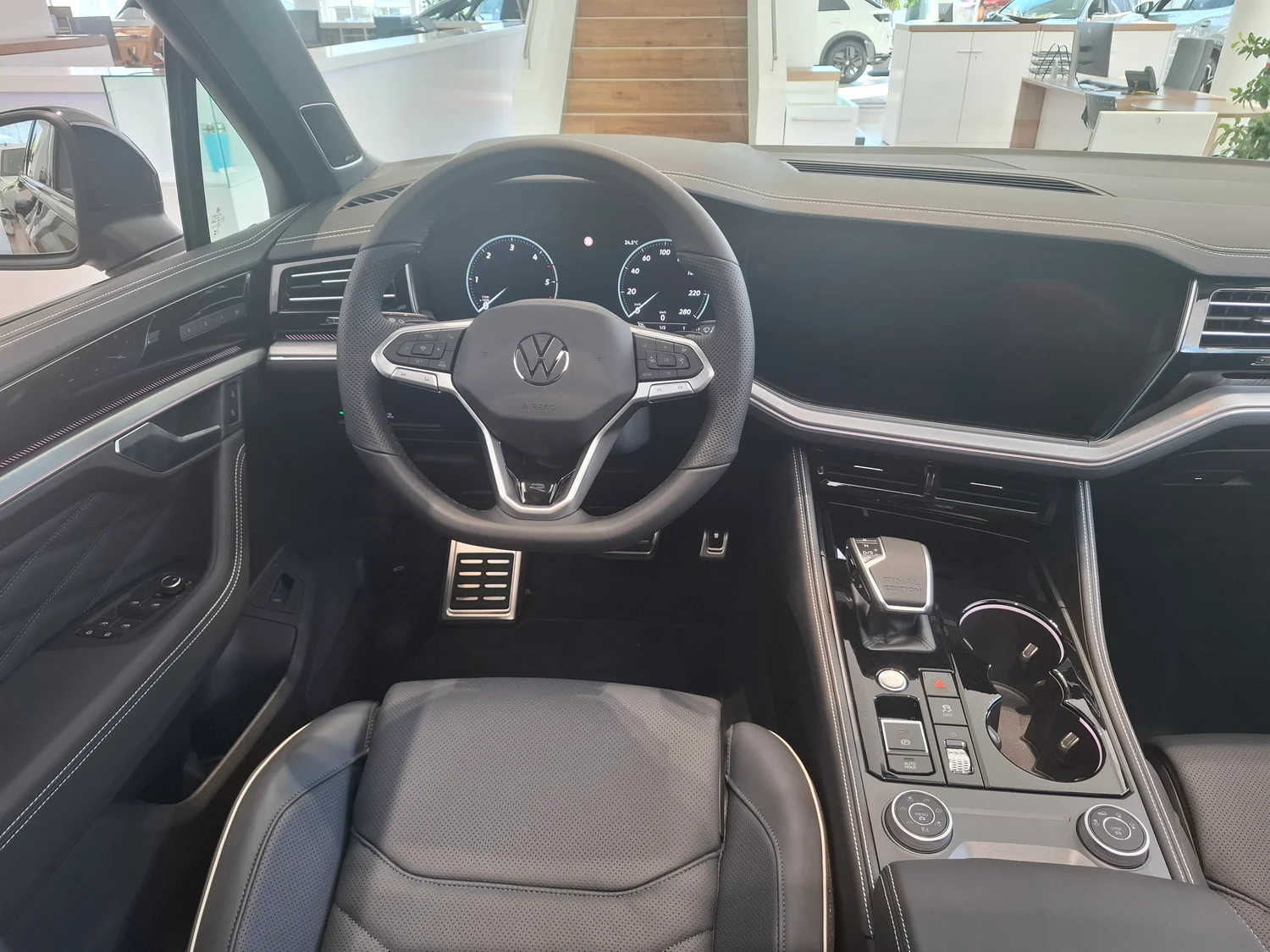 Bild eines Touareg R-Line TDI 4M. Final Edition