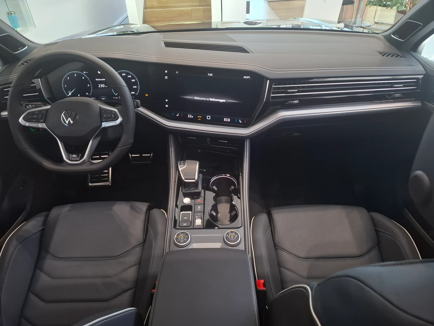 Bild eines Touareg R-Line TDI 4M. Final Edition