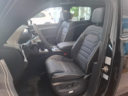 Bild eines Touareg R-Line TDI 4M. Final Edition