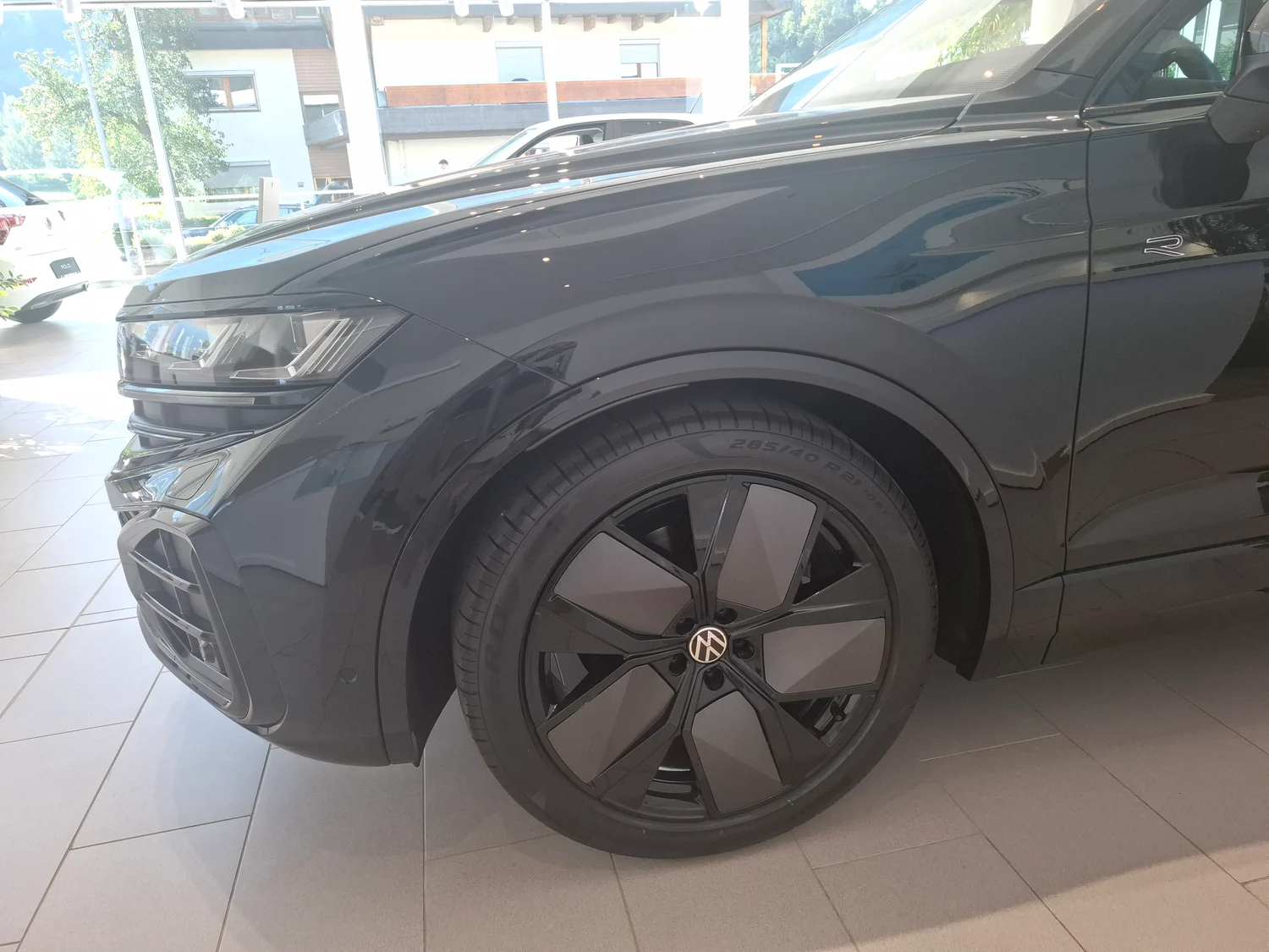 Bild eines Touareg R-Line TDI 4M. Final Edition