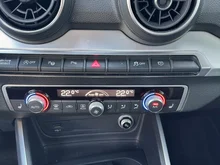 Audi Q2 1.0 TFSI Sport in quantumgrau
