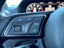 Audi Q2 1.0 TFSI Sport in quantumgrau