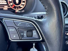 Audi Q2 1.0 TFSI Sport in quantumgrau