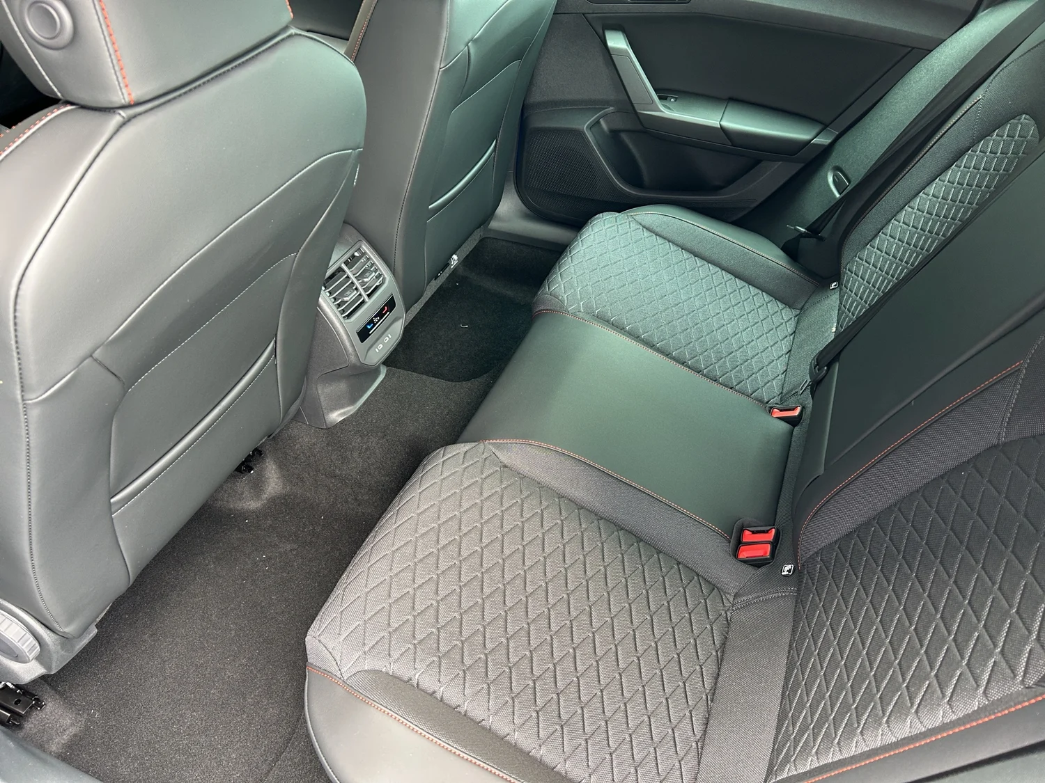 Bild eines Leon SP Kombi FR e-HYBRID 150/204 DSG