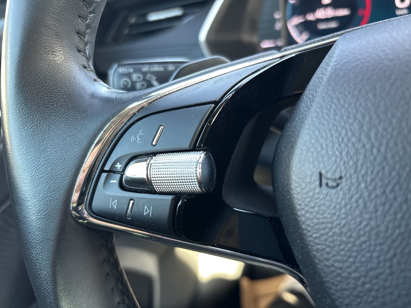 Škoda OCTAVIA Combi Ambition TDI DSG | Bild 12 von 19