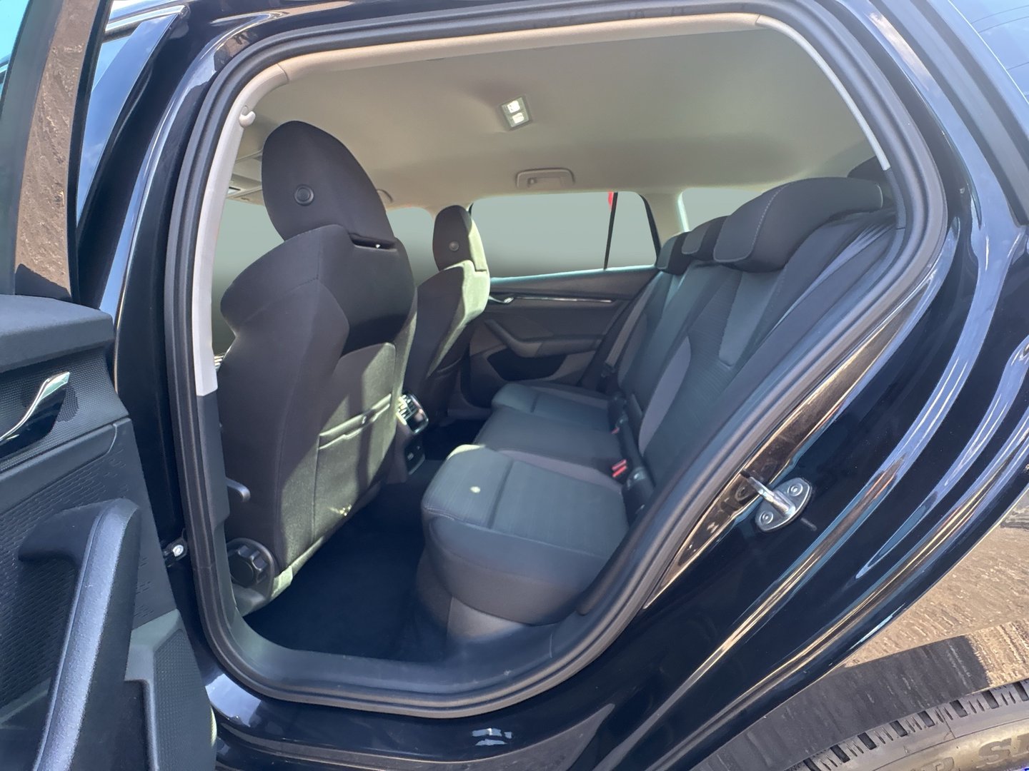 Škoda OCTAVIA Combi Ambition TDI DSG | Bild 17 von 19