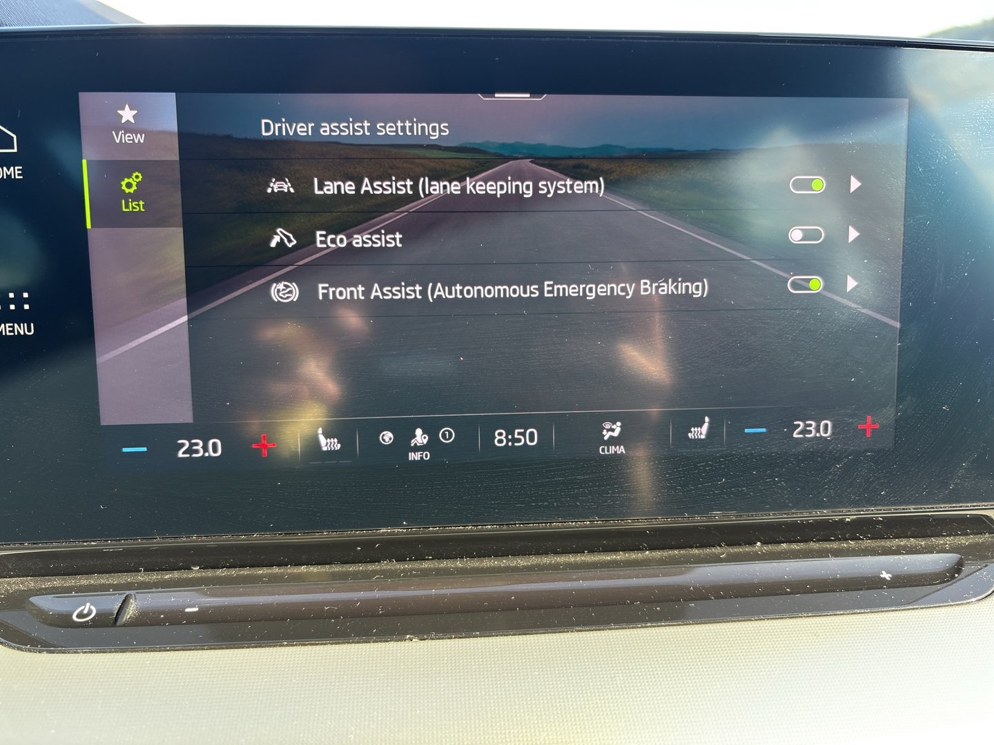 Škoda OCTAVIA Combi Ambition TDI DSG | Bild 16 von 19