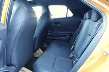Toyota C-HR 2,0 Hybrid E-CVT Lounge Premiere Edition in Sulfurgold/Onyx Black