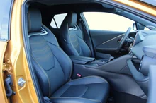 Toyota C-HR 2,0 Hybrid E-CVT Lounge Premiere Edition in Sulfurgold/Onyx Black