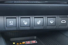 Toyota C-HR 2,0 Hybrid E-CVT Lounge Premiere Edition in Sulfurgold/Onyx Black
