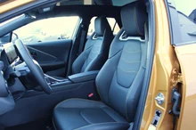 Toyota C-HR 2,0 Hybrid E-CVT Lounge Premiere Edition in Sulfurgold/Onyx Black