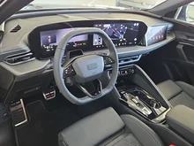 Audi Q5 e-hybrid quattro 270 KW in Daytonagrau Perleffekt