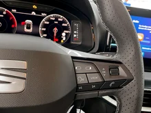 SEAT Arona Style 1.0 TSI in Fjord-Blau Dach Nacht-Schwarz