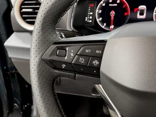 SEAT Arona Style 1.0 TSI in Fjord-Blau Dach Nacht-Schwarz