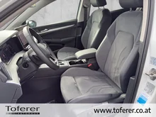 VW Golf Variant Business TDI DSG in Pure White