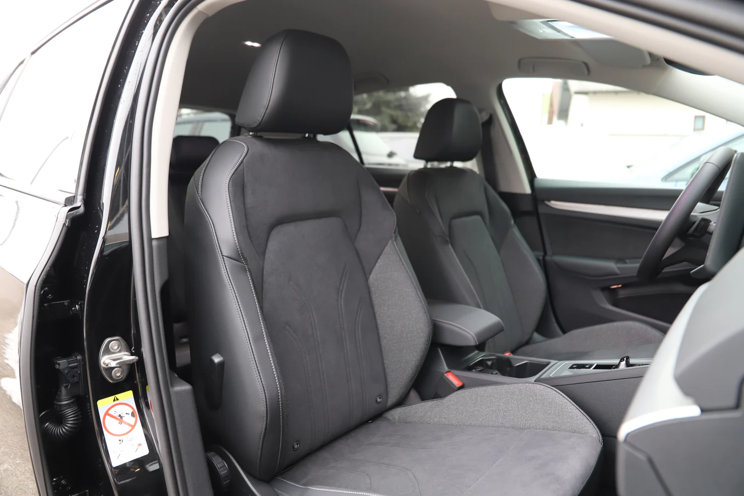 Bild eines VW Golf Rabbit eHybrid DSG 150 kW