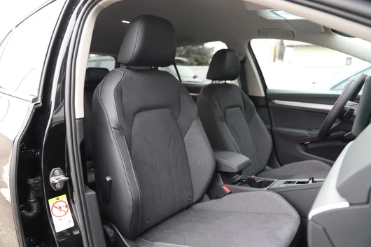 Bild eines VW Golf Rabbit eHybrid DSG 150 kW