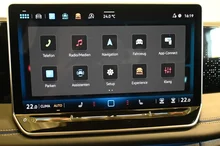 VW Tiguan R-Line eTSI DSG in Cipressino-Grün Metallic