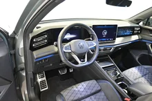 VW Tiguan R-Line eTSI DSG in Cipressino-Grün Metallic