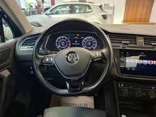 VW Tiguan Sky TSI in Deep Black Perlef.
