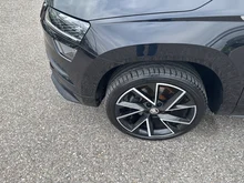 Škoda Karoq SPORTLINE TSI DSG ACT in Black-Magic Perleffekt