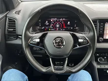 Škoda Karoq SPORTLINE TSI DSG ACT in Black-Magic Perleffekt