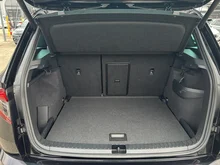 Škoda Karoq SPORTLINE TSI DSG ACT in Black-Magic Perleffekt