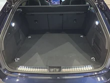 Audi A5 Avant e-hybrid quattro 270 kW in Nachtblau Metallic