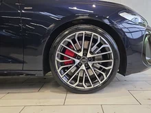 Audi A5 Avant e-hybrid quattro 270 kW in Nachtblau Metallic