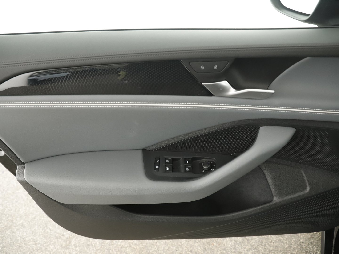 VW Passat Variant Business eTSI DSG | Bild 6 von 24
