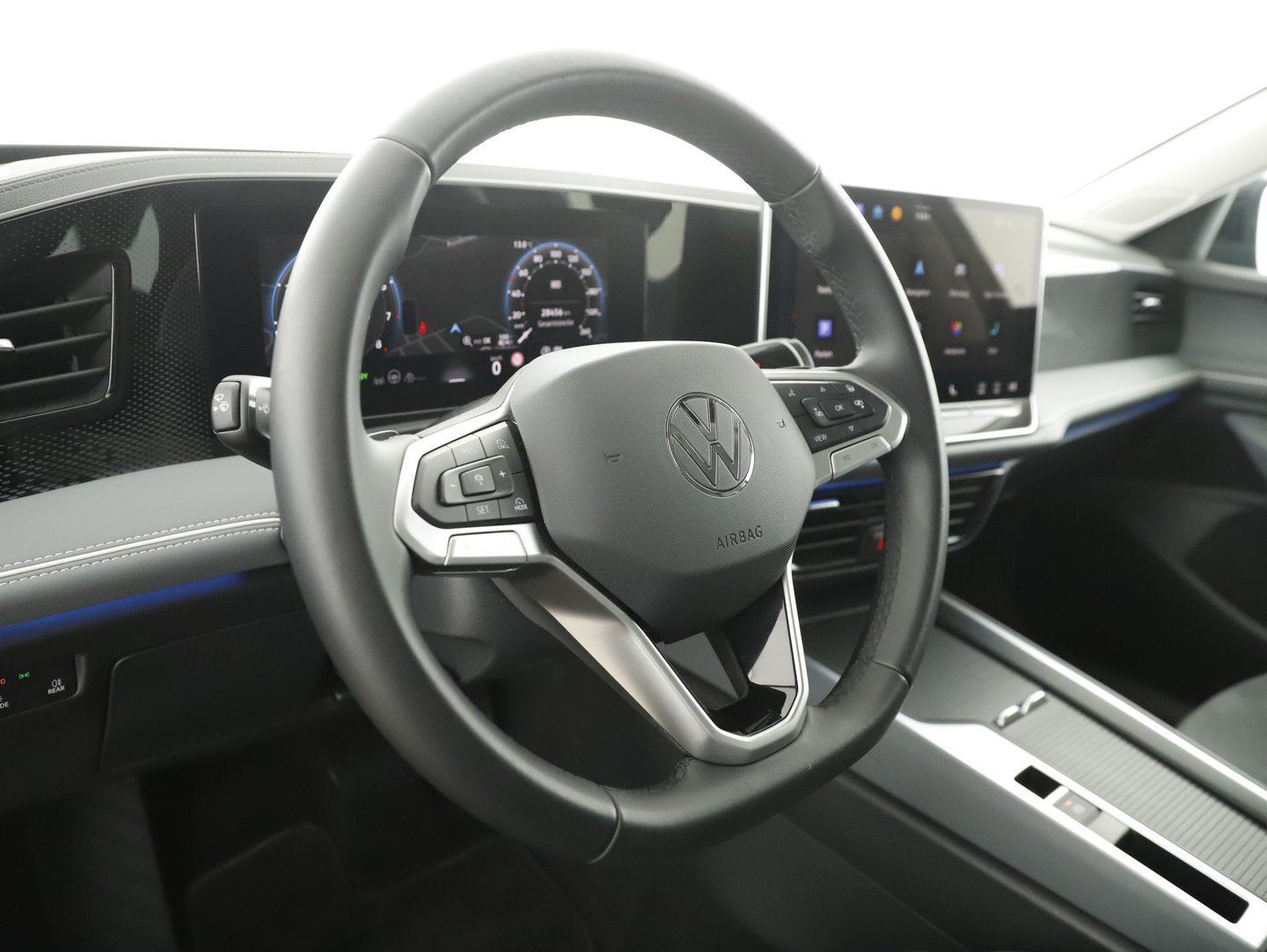 VW Passat Variant Business eTSI DSG | Bild 11 von 24