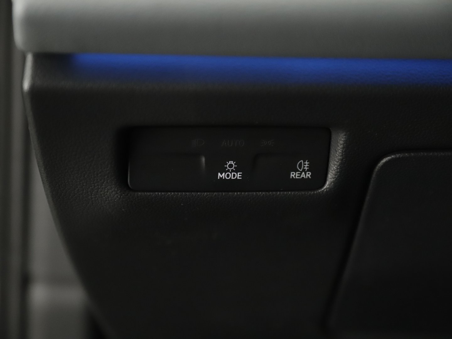 VW Passat Variant Business eTSI DSG | Bild 8 von 24