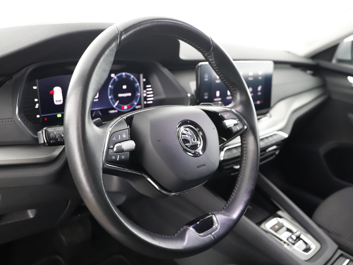 Škoda OCTAVIA Combi Ambition TDI DSG | Bild 16 von 30