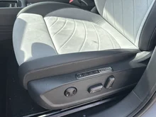 VW ID.3 Pro Perf. 170 kW Business in Mondsteingrau Dach schwarz