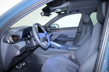 CUPRA Terramar 1.5 e-TSI 150 PS DSG in Fjord-Blau