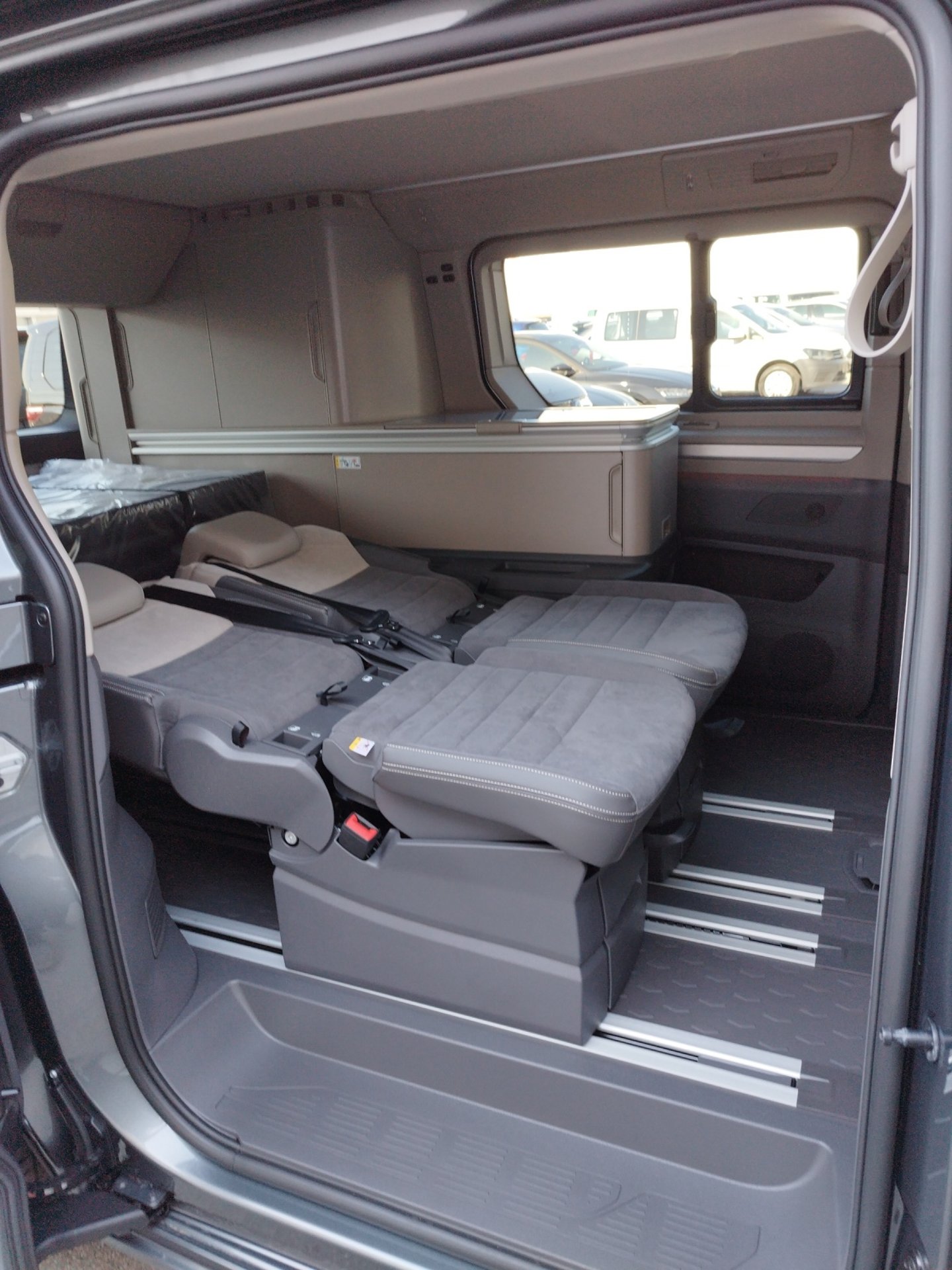 VW California Ocean eHybrid 180 kW 4M | Bild 11 von 24