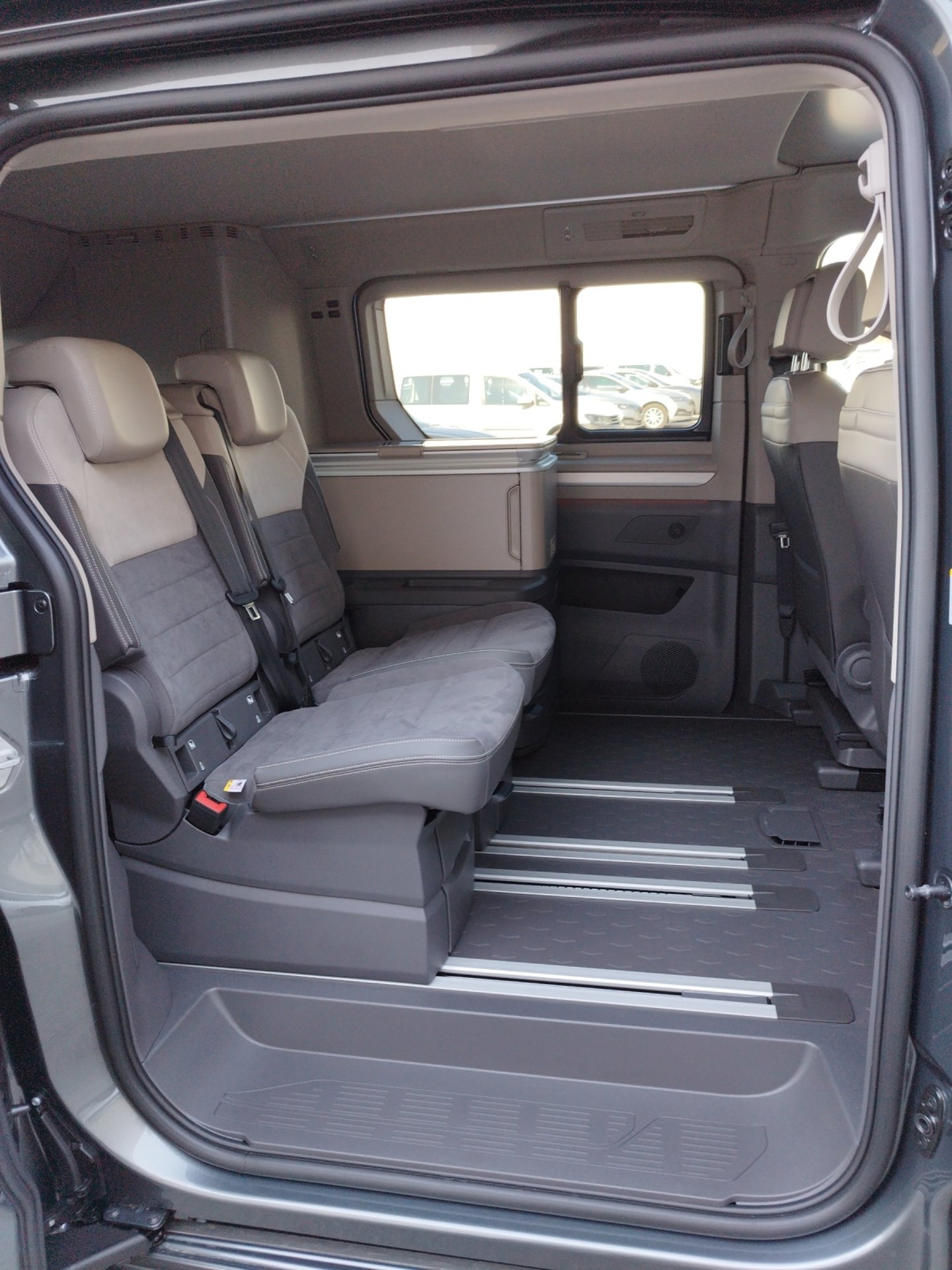 VW California Ocean eHybrid 180 kW 4M | Bild 10 von 24