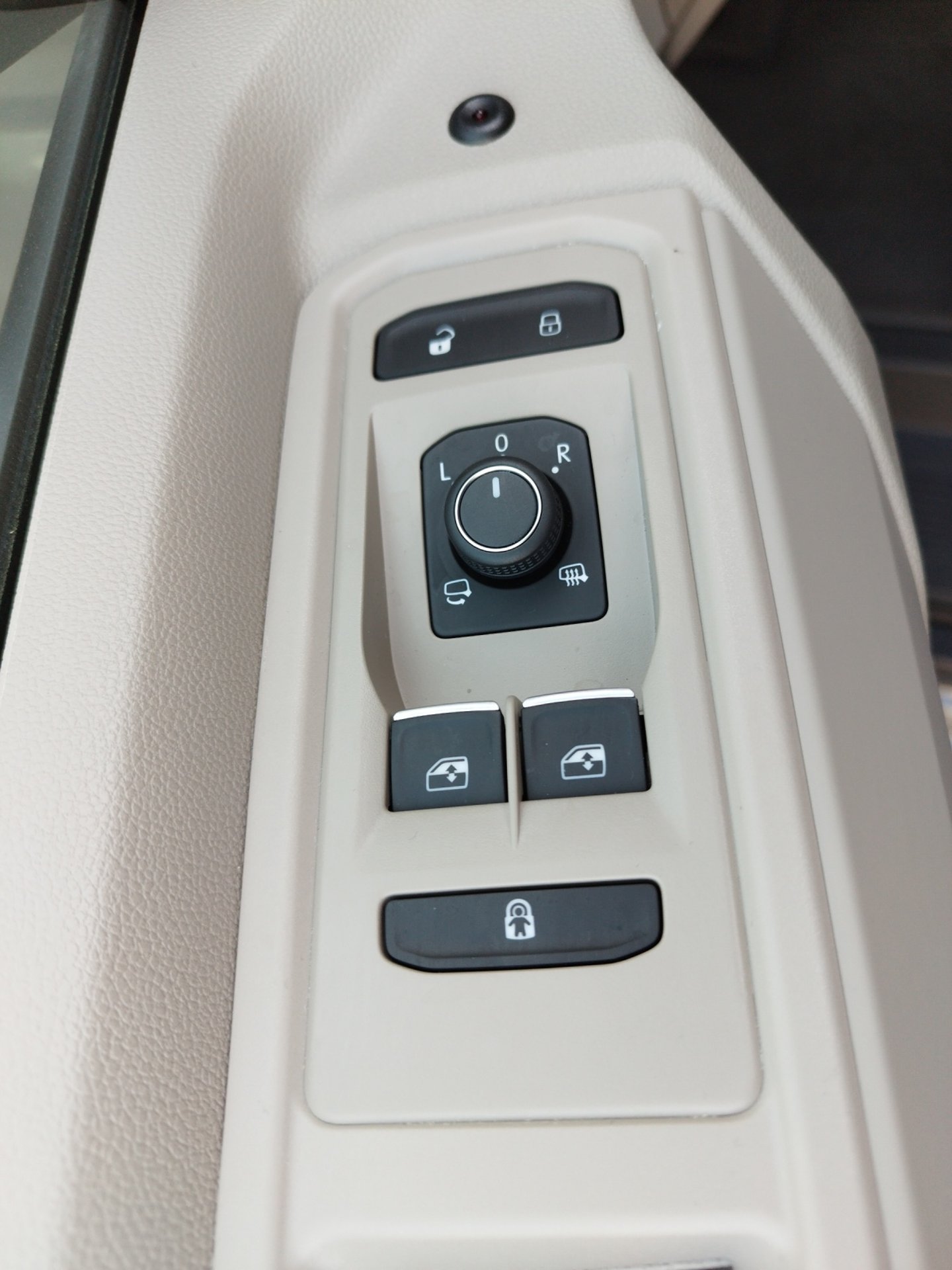 VW California Ocean eHybrid 180 kW 4M | Bild 16 von 24