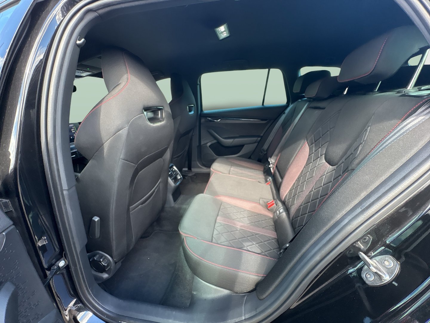Škoda OCTAVIA Combi RS TDI DSG | Bild 7 von 22