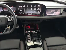Audi S6 Avant e-tron in Daytonagrau Perleffekt