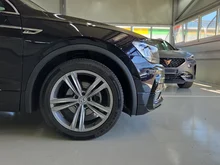 VW Tiguan Sky TSI ACT OPF in Deep Black Perleffekt