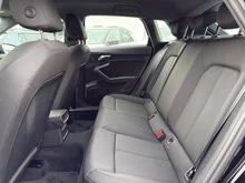 Audi A3 Sportback 30 TDI in brillantschwarz