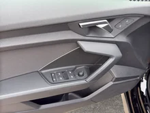 Audi A3 Sportback 30 TDI in brillantschwarz