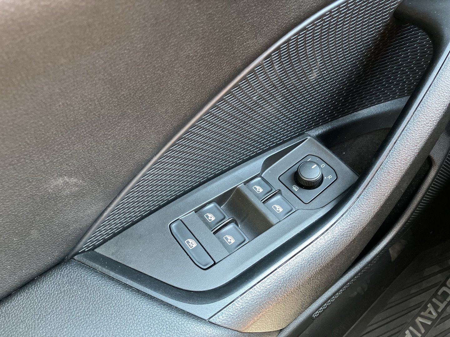 Škoda OCTAVIA Combi Ambition TDI | Bild 11 von 21