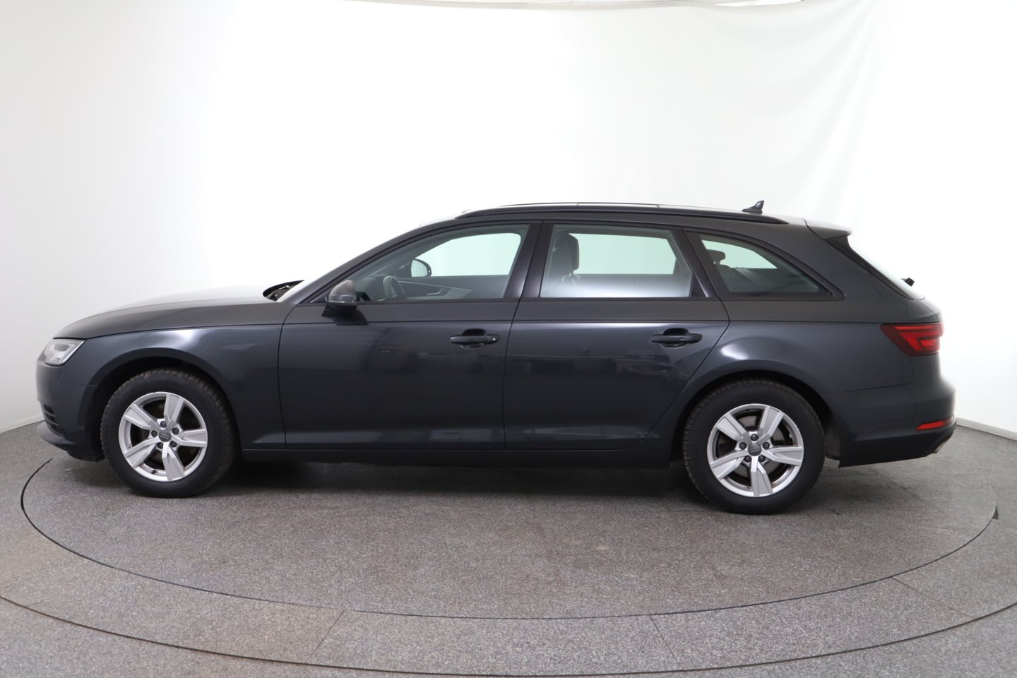 Audi A4 Avant 35 TDI | Bild 2 von 30