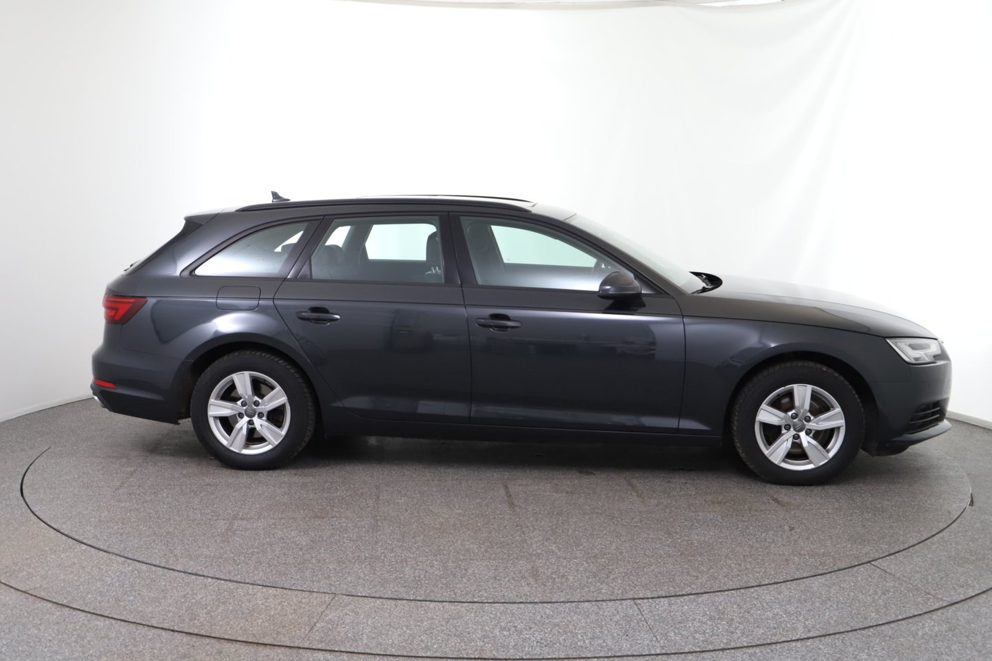 Audi A4 Avant 35 TDI | Bild 6 von 30