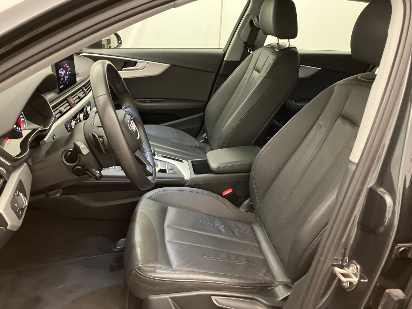 Audi A4 Avant 35 TDI | Bild 11 von 30