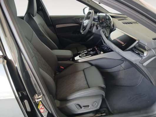 Bild eines Audi A5 Avant e-hybrid quattro 270 kW